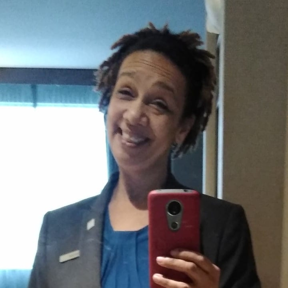 Meet your Posher, Denise